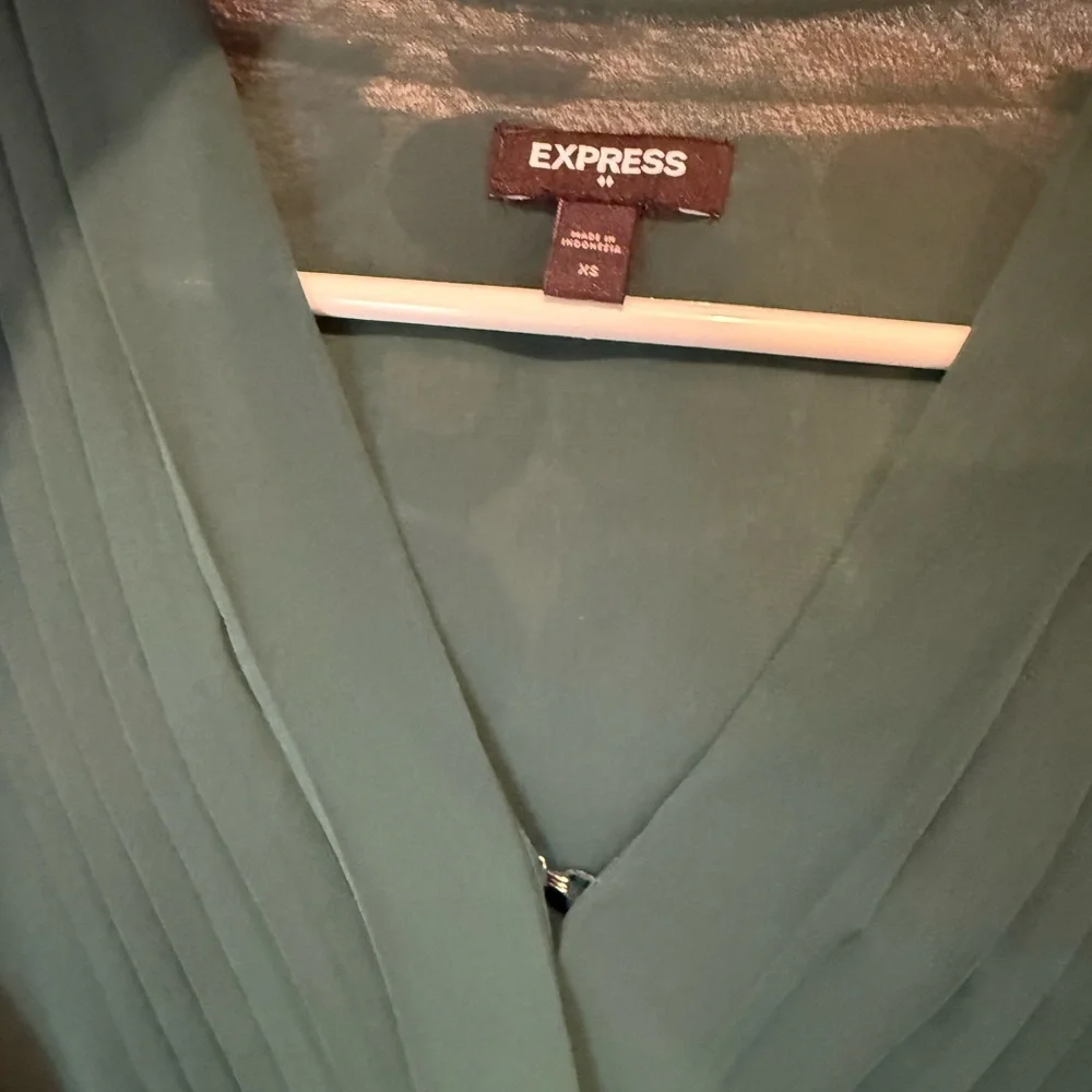 Express Emerald Green Pleated Bodysuit - Picture 5 of 6